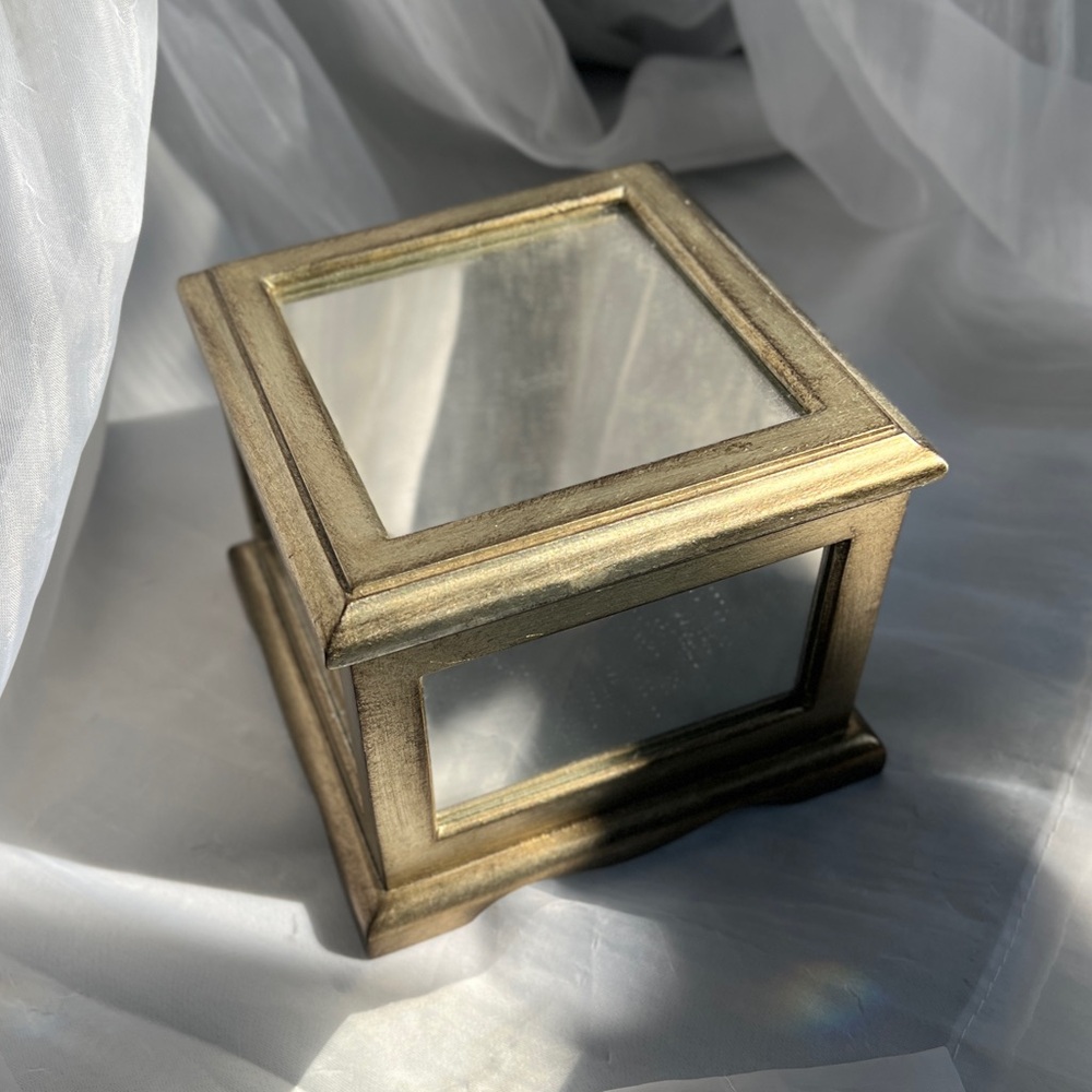 🕊️Vintage // Bombay Mirrored Jewelry Box🕊️
